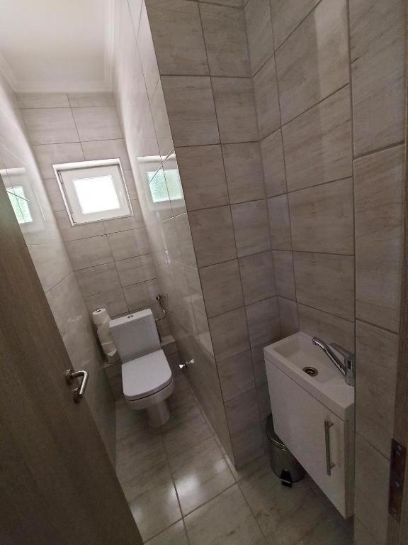 Istvan Apartmanok Kestel Dış mekan fotoğraf